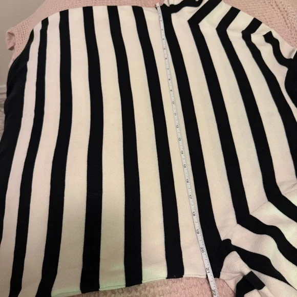 COS OVERSIZED STRIPED TURTLENECK SWEATER BLACK CREAM 100% COTTON MINIMALIST KNIT - Picture 4 of 10